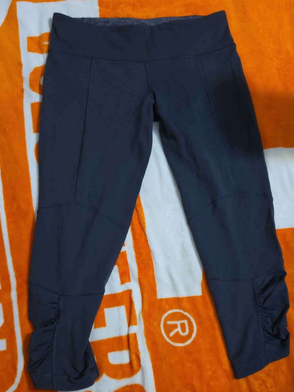 Lululemon Dark Navy Cropped Athletic Leggings